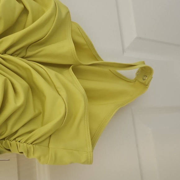 Express Light Yellow Body Contour Ruched Bodysuit Top Small - Picture 7 of 7